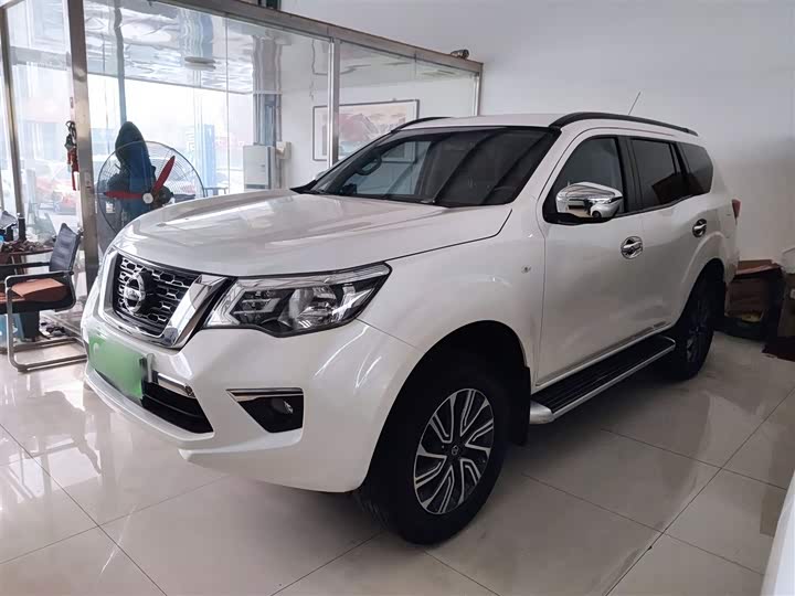 Фото 2 - Nissan Terra