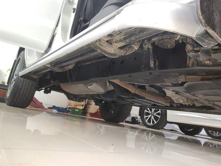 Фото 21 - Nissan Terra