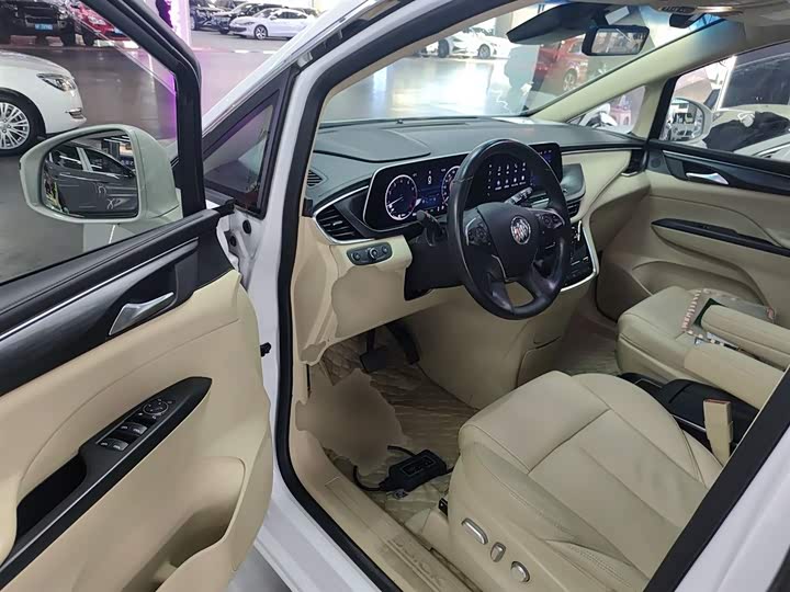 Фото 16 - Buick GL8 ES