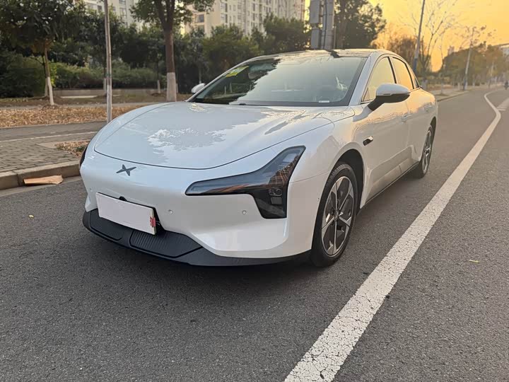 Фото 1 - XPeng Mona M03