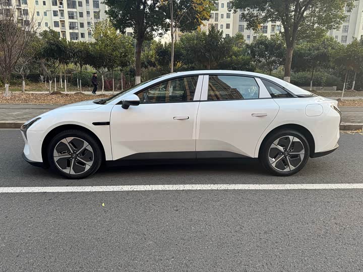 Фото 2 - XPeng Mona M03