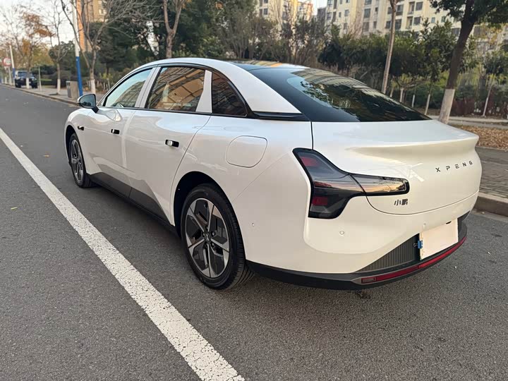 Фото 3 - XPeng Mona M03