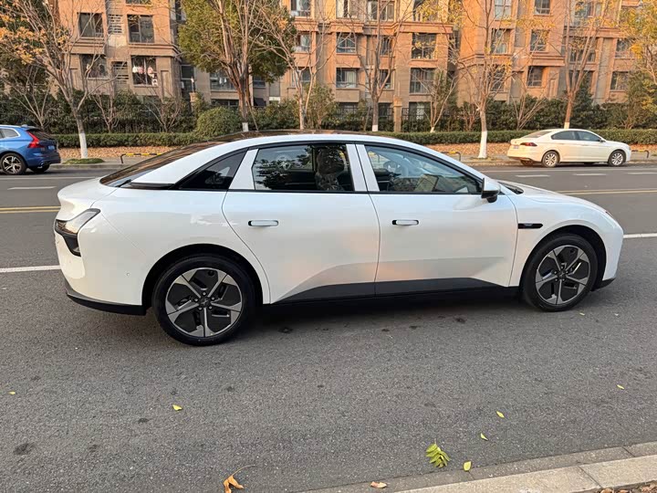 Фото 6 - XPeng Mona M03