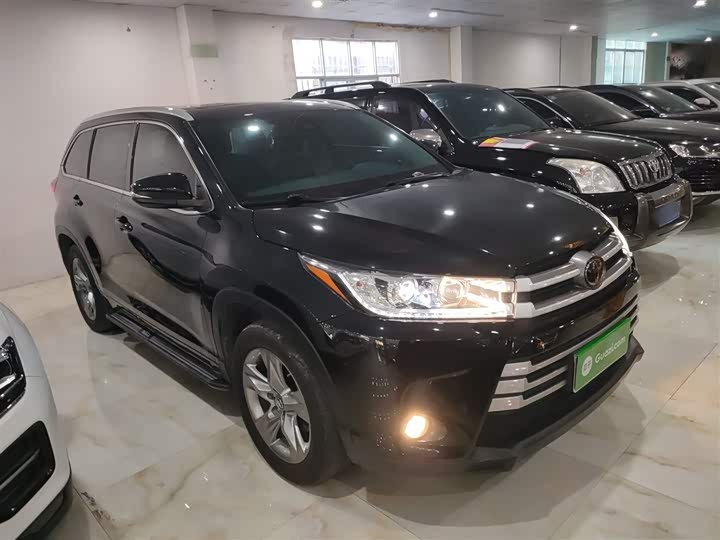 Фото 4 - Toyota Highlander