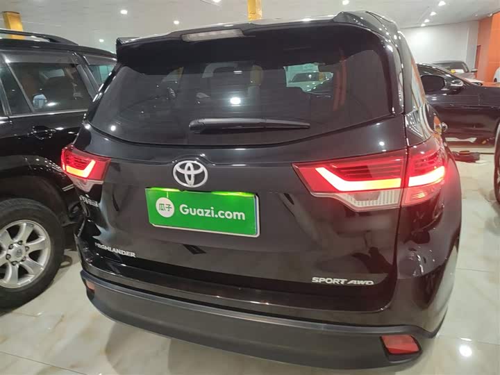 Фото 6 - Toyota Highlander