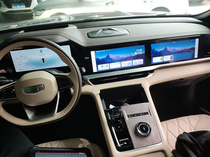 Фото 10 - Geely Monjaro