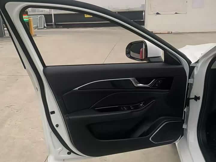 Фото 4 - Bestune B70