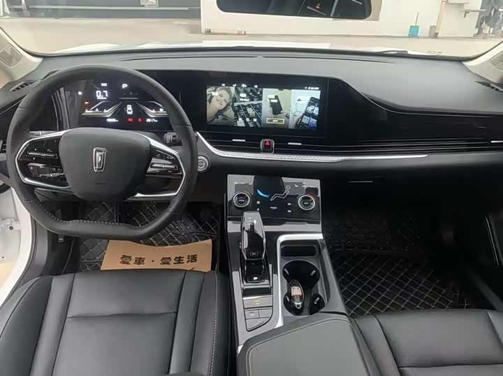 Фото 9 - Bestune B70