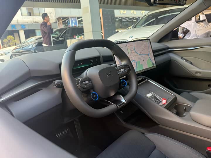 Фото 12 - XPeng P7