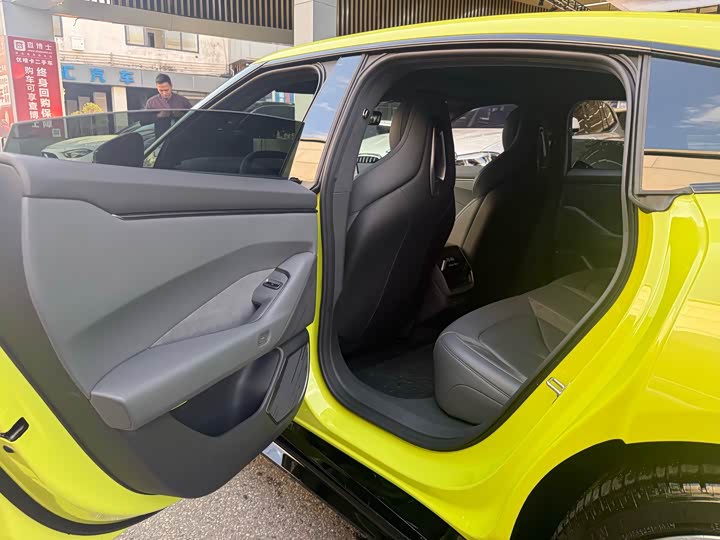 Фото 13 - XPeng P7