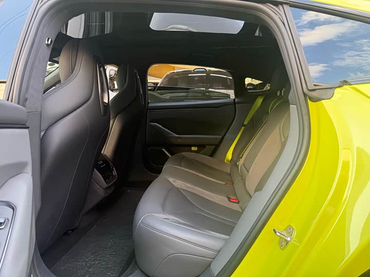 Фото 14 - XPeng P7