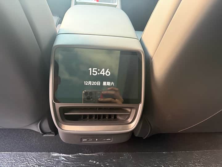 Фото 16 - XPeng P7