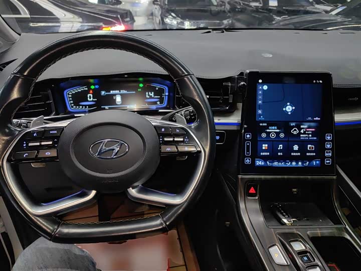 Фото 10 - Hyundai Custo