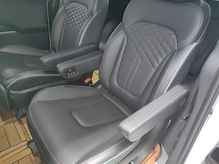 Фото 17 - Hyundai Custo