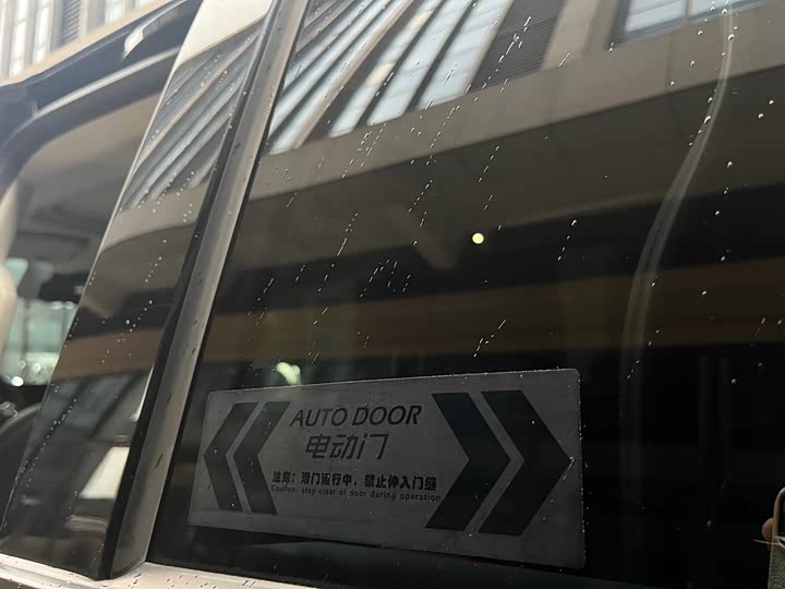 Фото 21 - GAC Trumpchi M8