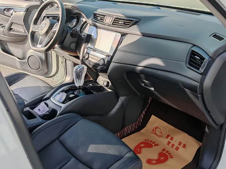 Фото 10 - Nissan X-Trail