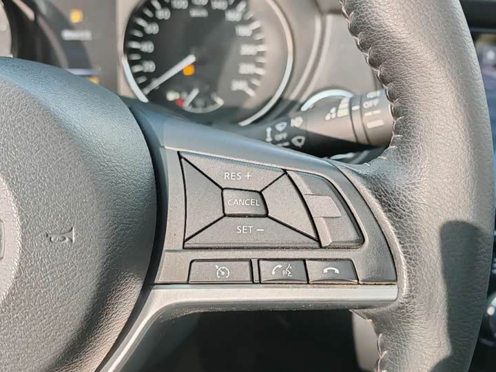 Фото 18 - Nissan X-Trail