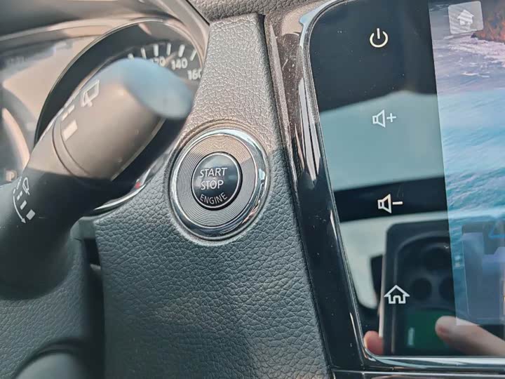 Фото 22 - Nissan X-Trail