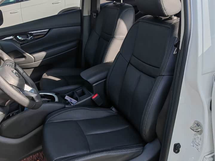 Фото 28 - Nissan X-Trail