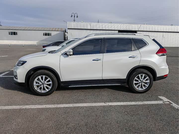 Фото 3 - Nissan X-Trail