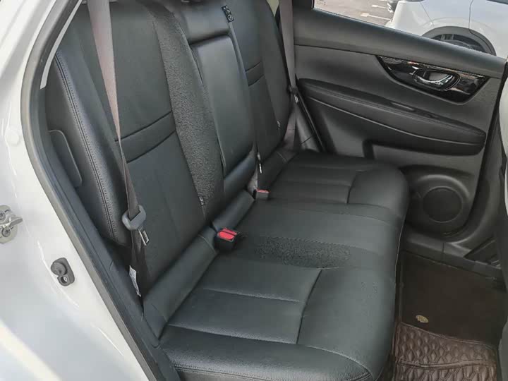 Фото 6 - Nissan X-Trail