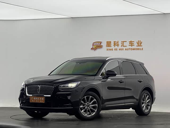 Фото 1 - Lincoln Corsair