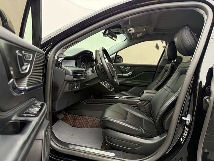 Фото 12 - Lincoln Corsair