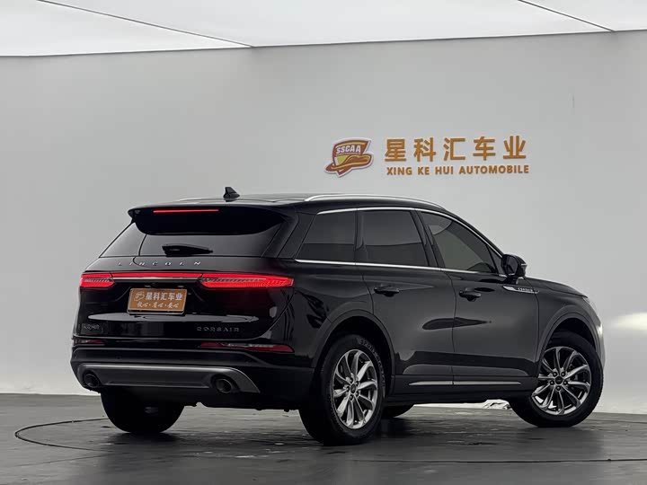 Фото 18 - Lincoln Corsair