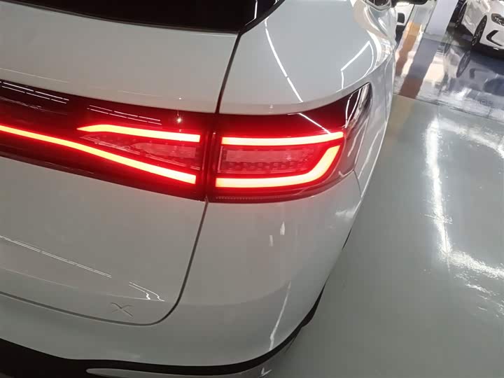 Фото 8 - Volkswagen ID.4 X