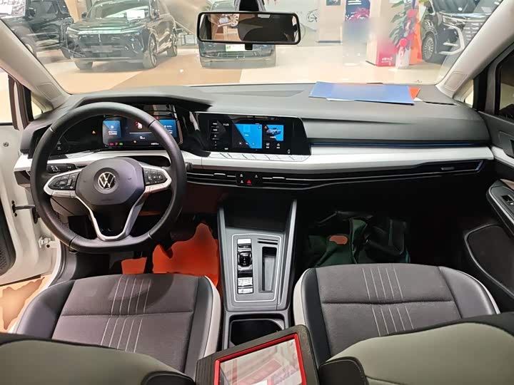 Фото 10 - Volkswagen Golf