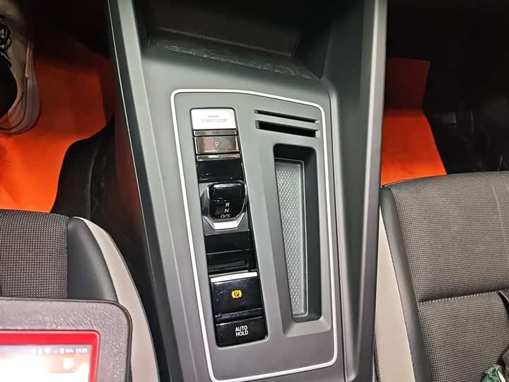 Фото 14 - Volkswagen Golf