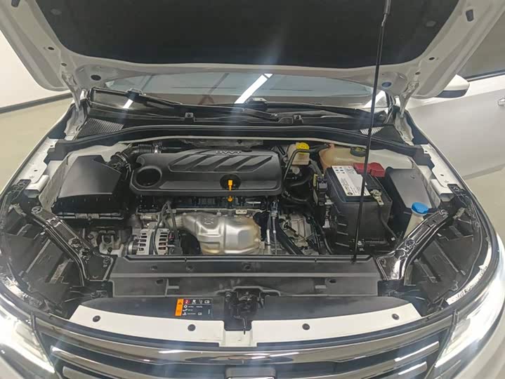 Фото 10 - Roewe i6