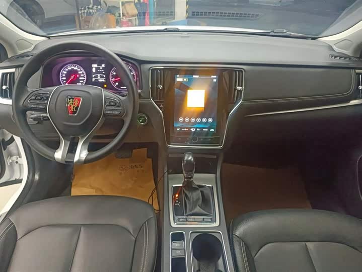 Фото 12 - Roewe i6
