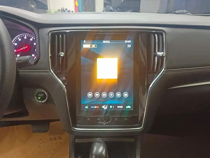 Фото 13 - Roewe i6