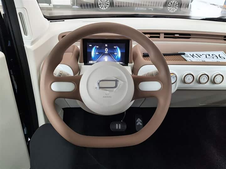 Фото 11 - Bestune Pony