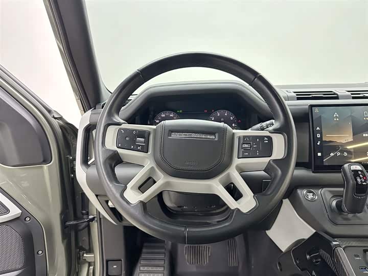 Фото 16 - Land Rover Defender