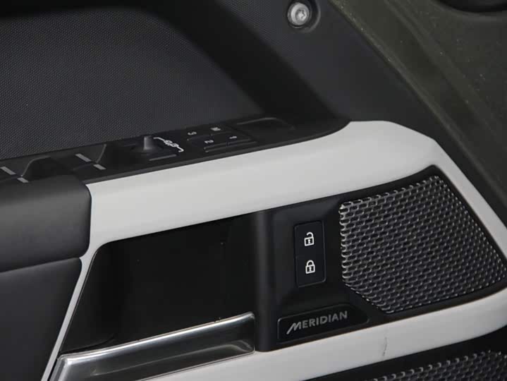 Фото 22 - Land Rover Defender