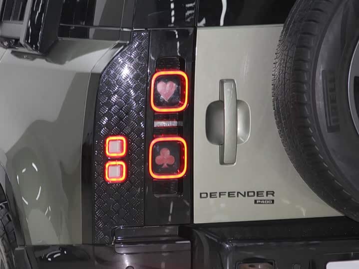 Фото 25 - Land Rover Defender