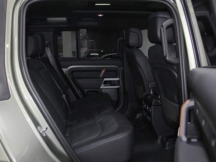 Фото 9 - Land Rover Defender