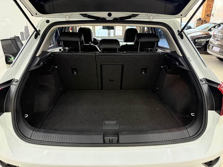 Фото 13 - Volkswagen T-Roc