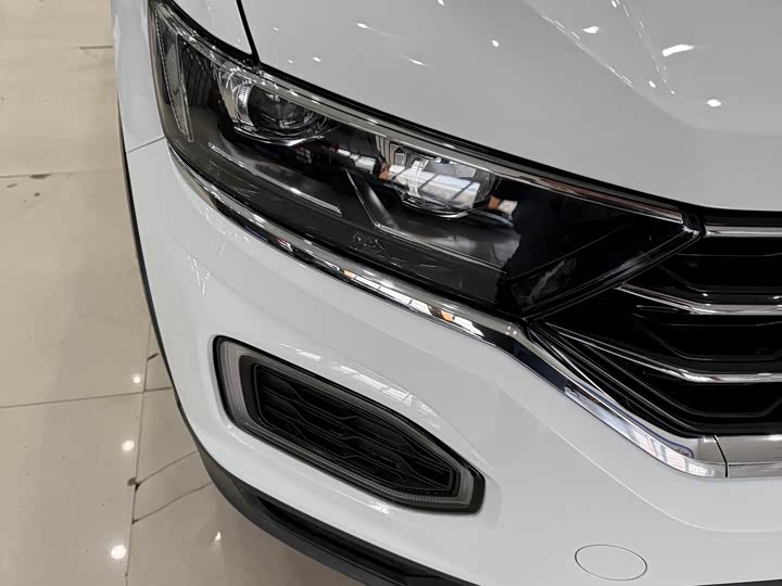 Фото 7 - Volkswagen T-Roc