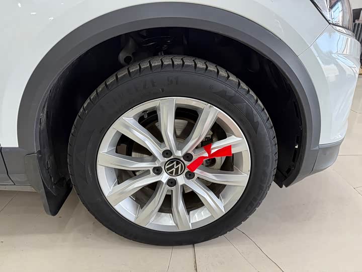 Фото 8 - Volkswagen T-Roc