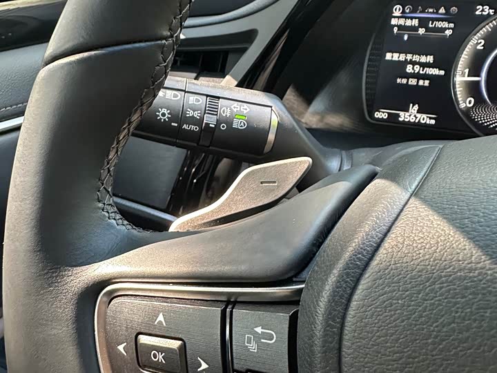 Фото 17 - Lexus ES