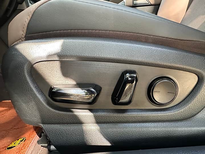 Фото 22 - Lexus ES