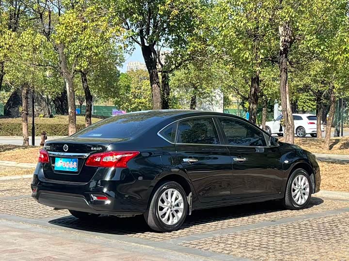 Фото 3 - Nissan Sylphy