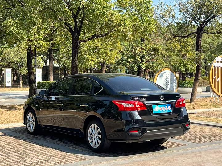 Фото 5 - Nissan Sylphy