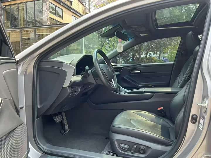 Фото 4 - Toyota Avalon