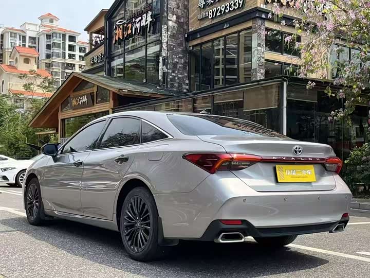 Фото 7 - Toyota Avalon