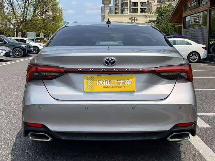 Фото 8 - Toyota Avalon