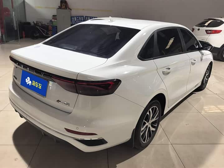 Фото 3 - Geely Emgrand